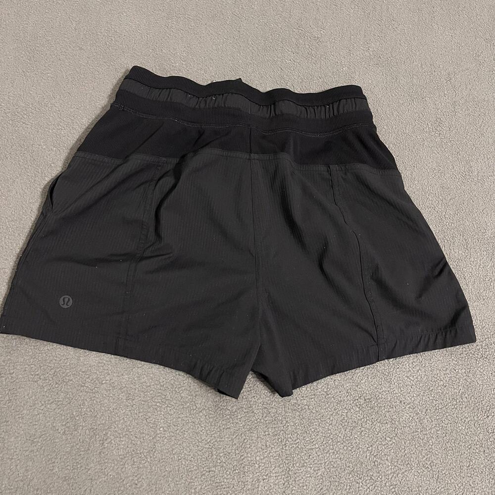 Lululemon Dance Studio High-Rise Short 3.5" Size 2 Black Athleisure Gym Gorpcore